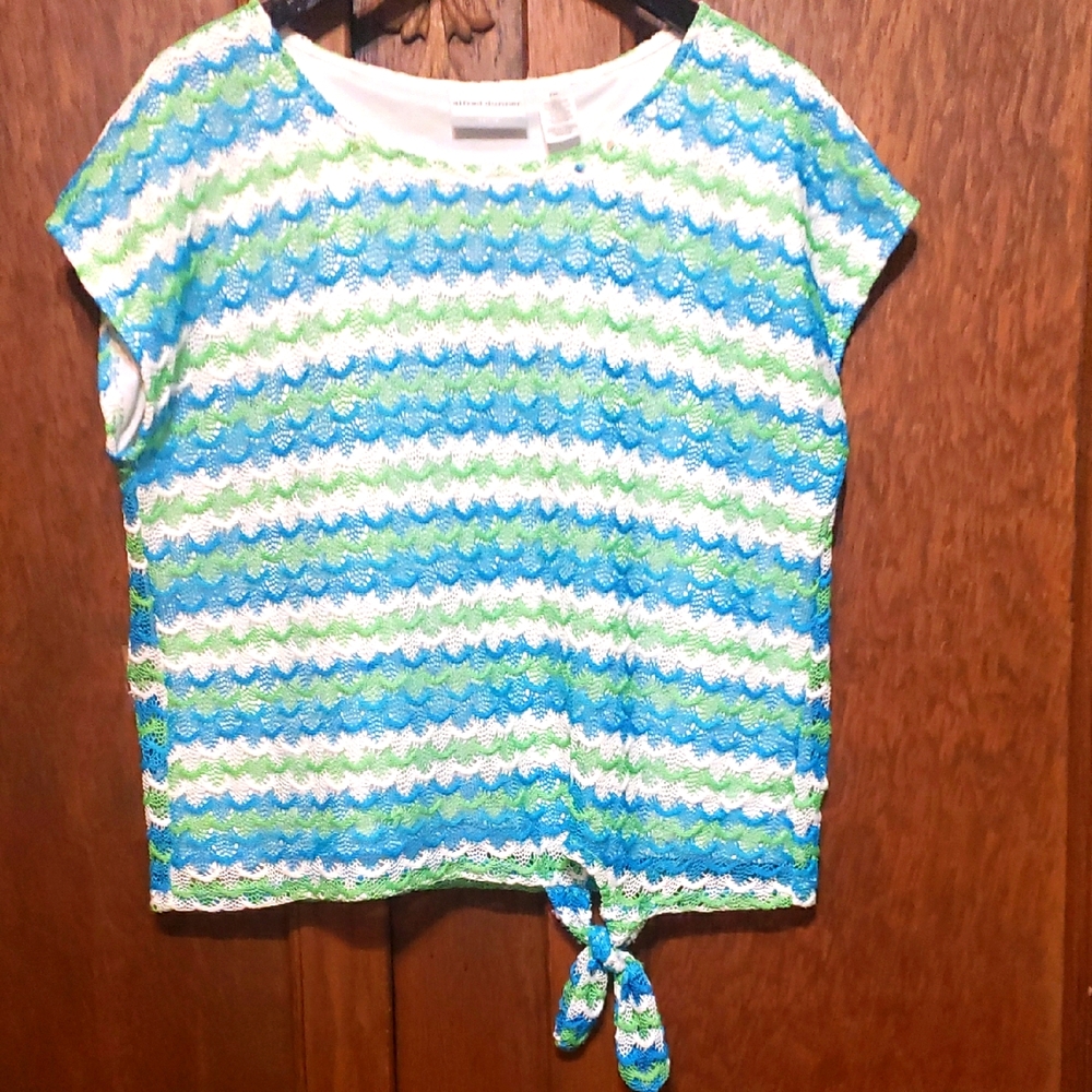 Vintage crocheted Y2K Women's Knit Top.